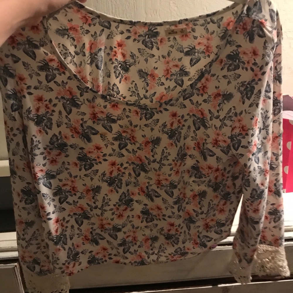 Hollister mid drift top